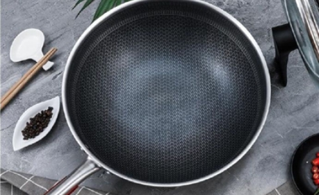 康巴赫VS苏泊尔 “不粘锅专利技术”到底是谁的